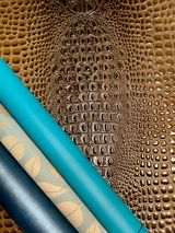 Vinyl - Reptile 3D embossed - glossy